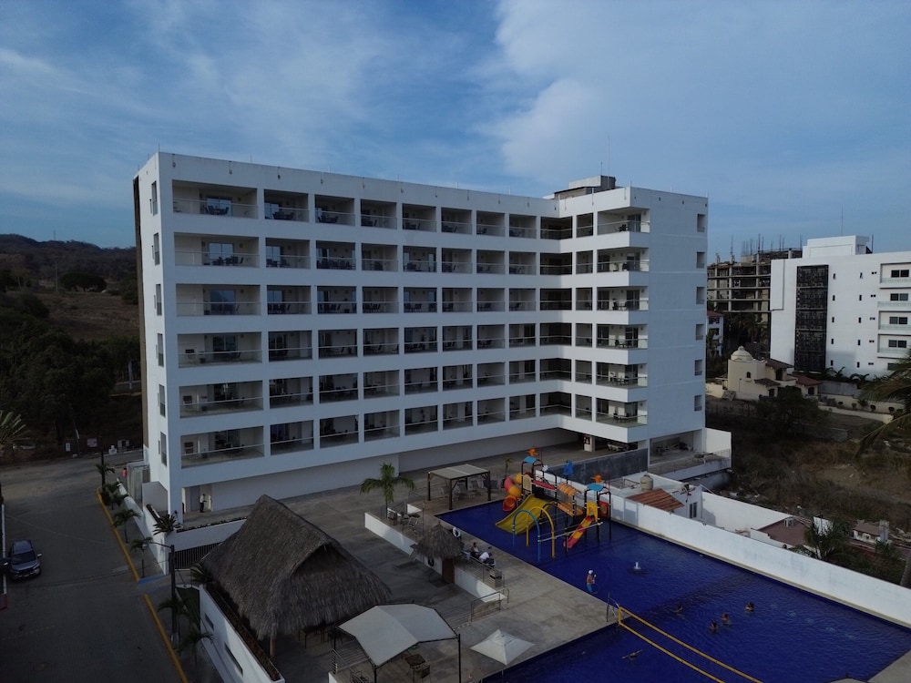 Los Picos Hotel & Suites Bucerias 1/50