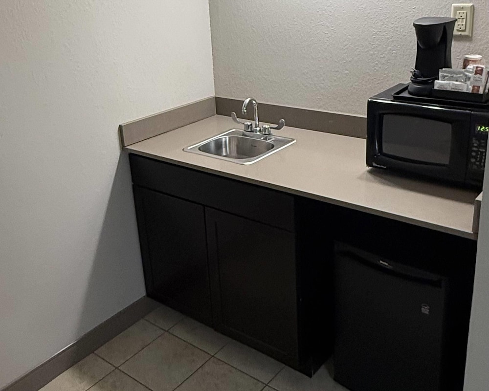 Country Inn Suites By Radisson Mason City Ia 49/50