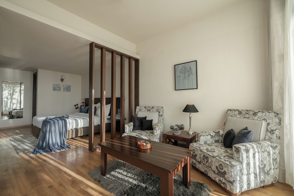 WoodSmoke resort &amp; Spa 25/50