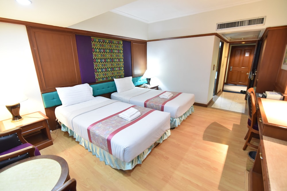 Asian Hotel Hatyai 9/72