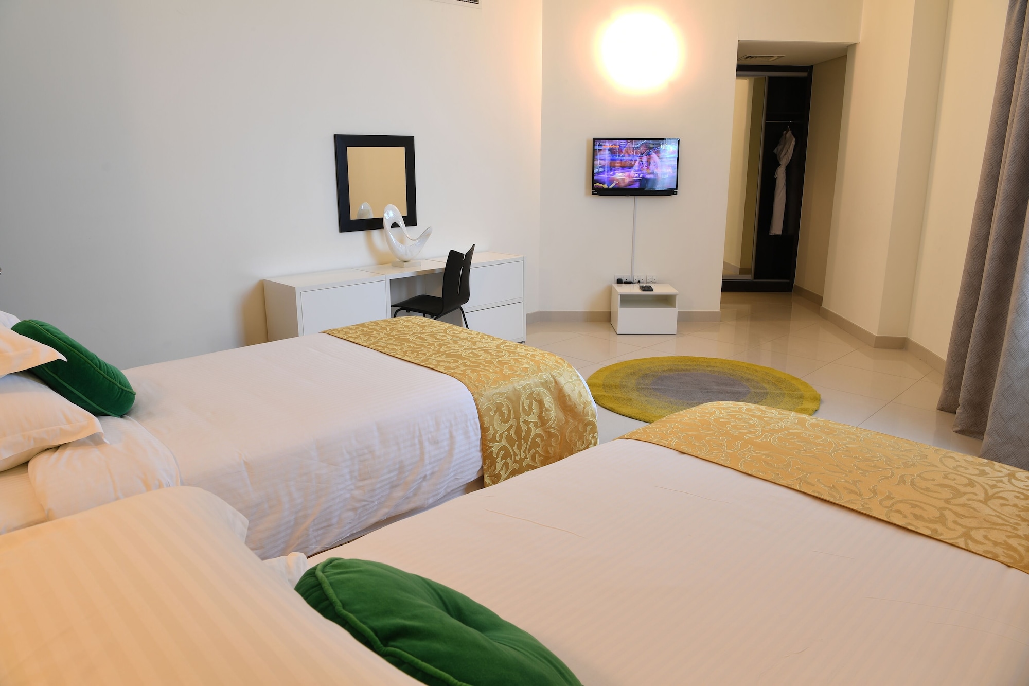 4 BEDROOMS, ROYAL, SUITE