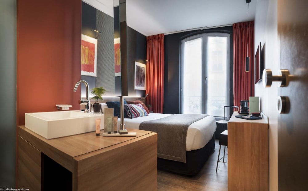 Fred Hotel 27/70