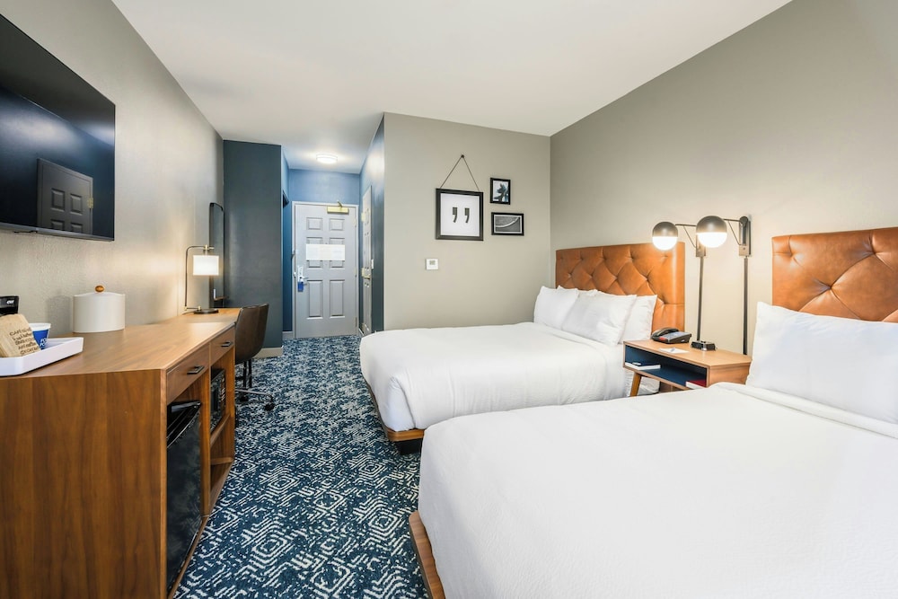 Standard, 2 Queen Beds