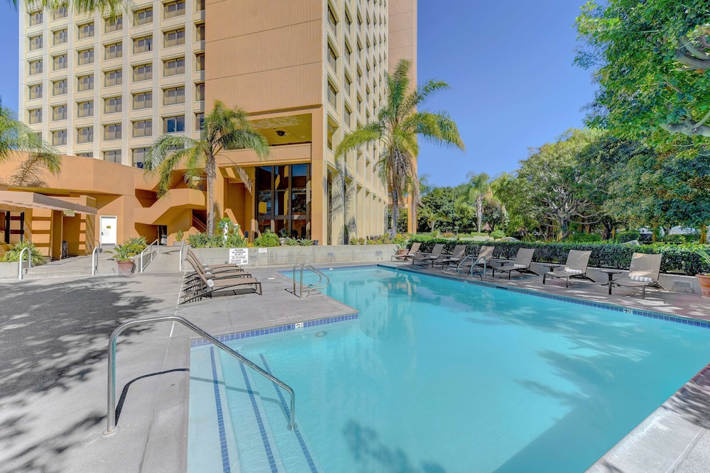 Hotel Fera Anaheim a DoubleTree by Hilton in ORANGE - CA