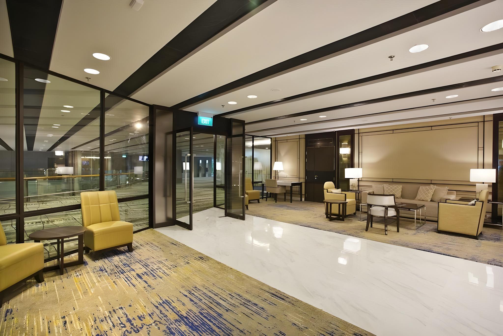 Ambassador Transit Lounge Singapore T3 8/39