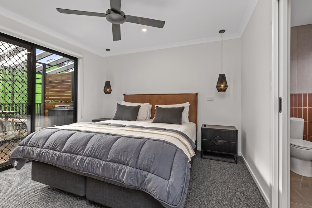 3 Bedrooms, Superior, Cabin, King and Queen Bed, 2 Bunk Beds, Queen Bed