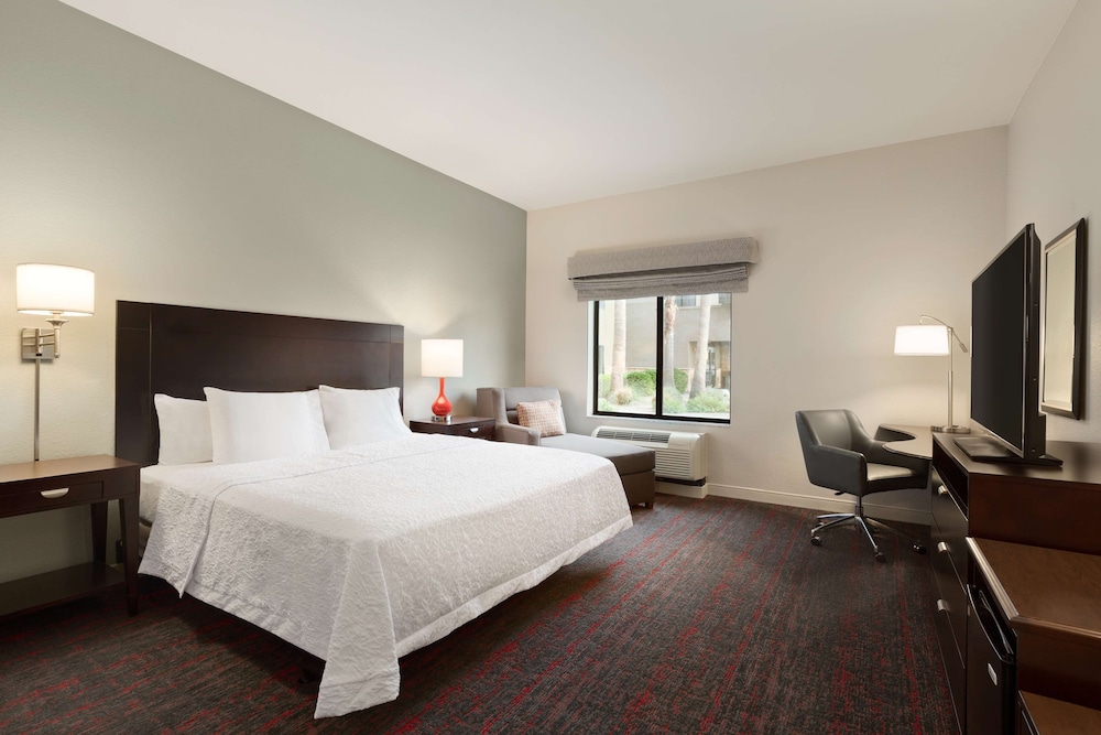 Hampton Inn And Suites Phoenix Glendale Westgate Az 22/65