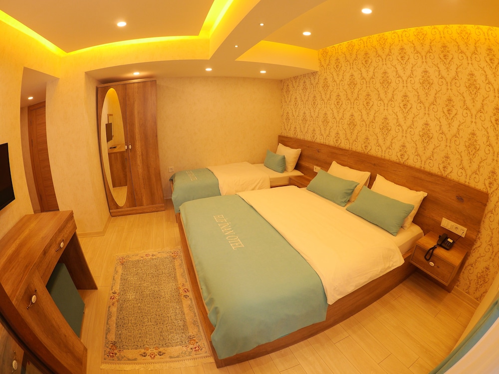 Elif Inan Motel 28/50