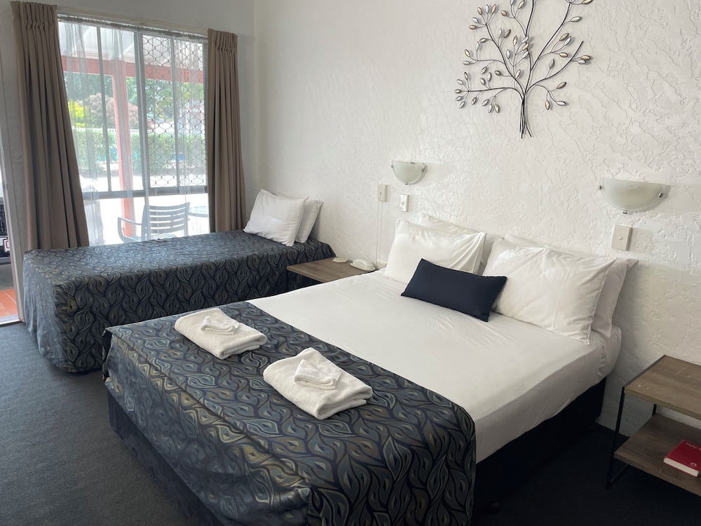 Bundaberg Spanish Motor Inn 7/33