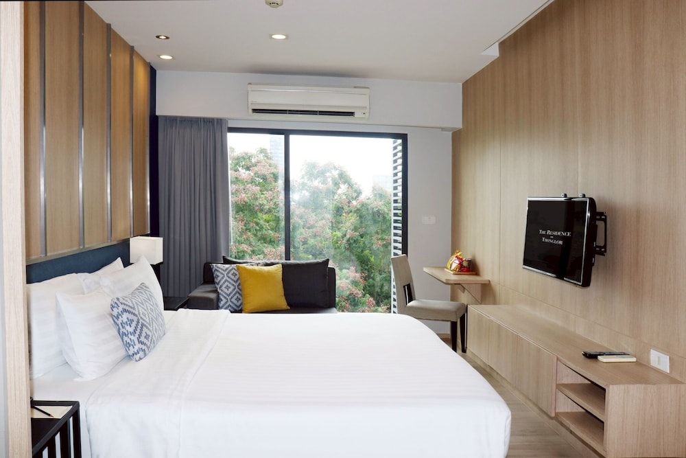 3 BEDROOMS, CONNECTING, FAMILY SUITE, CITY VIEW