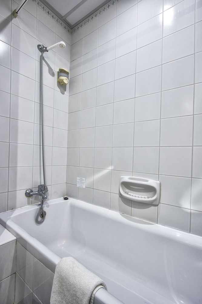 Canifor Hotel 43/44