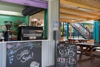 Backpackers In Paradise Hostel 10/60