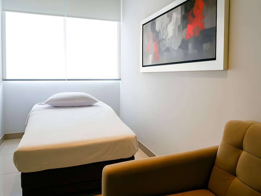 Petit Palace Apart Hotel Suites 25/50