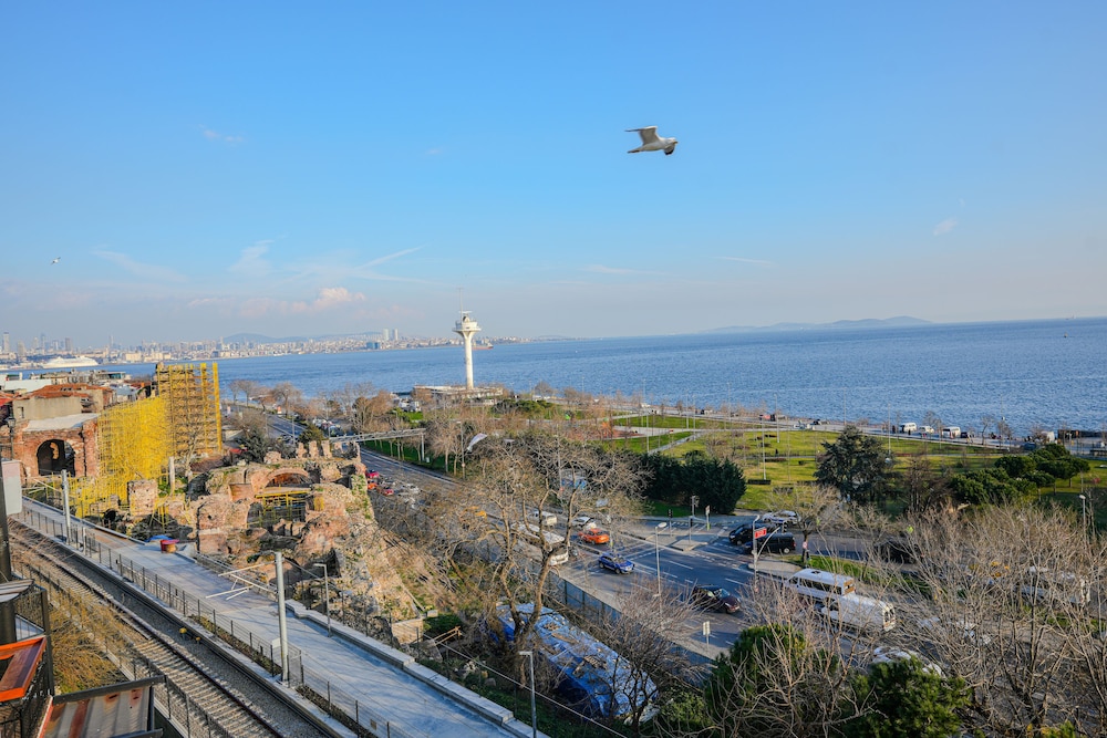 Seatanbul Apart Hotel 53/64
