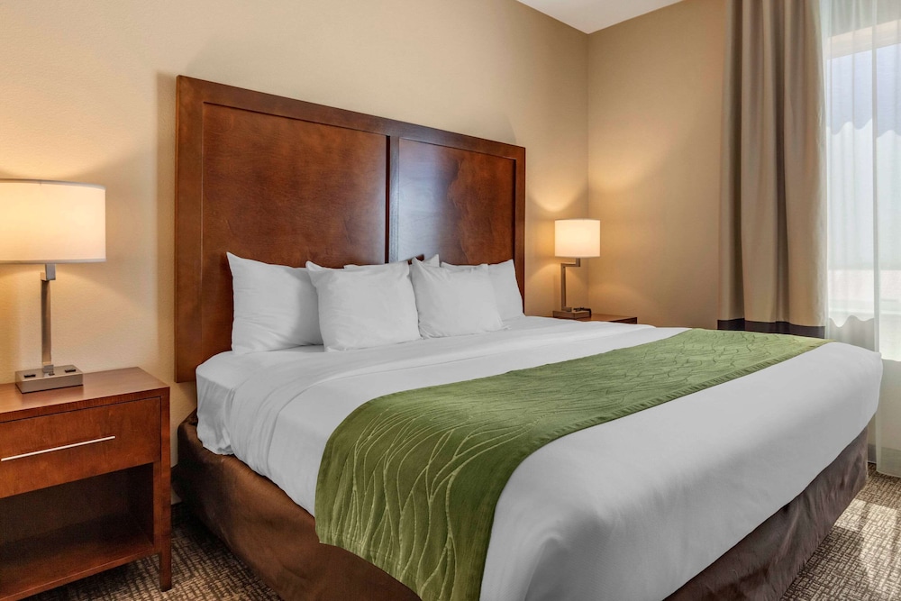 Comfort Inn And Suites Edgewood 9/20
