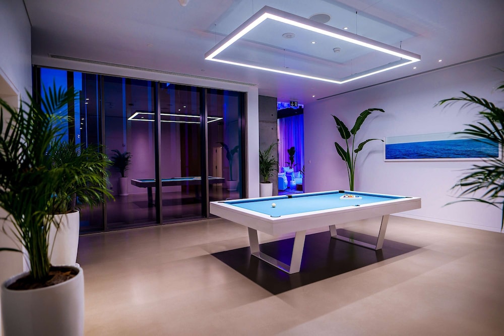 swimming pool spa