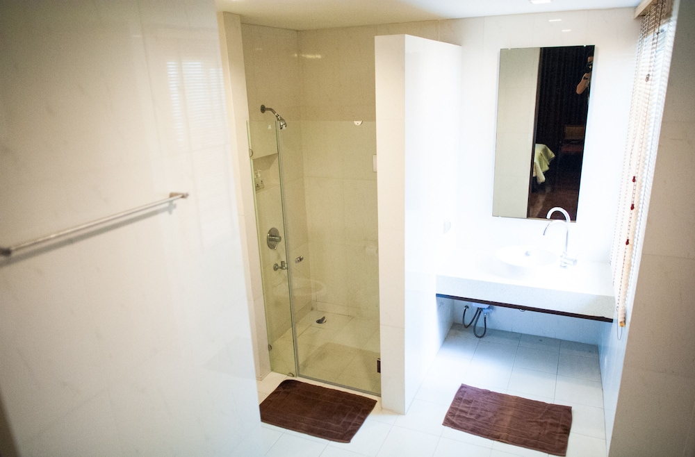 BAAN SILOM SOI 3 10/51