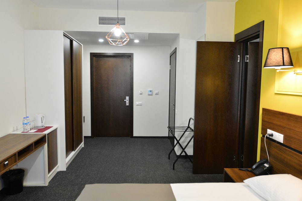 Hotel Garnet Tbilisi 50/50