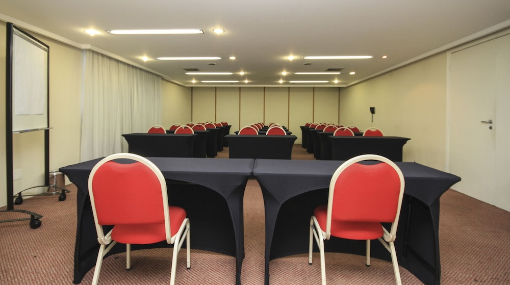 Bienal Suítes 18/25
