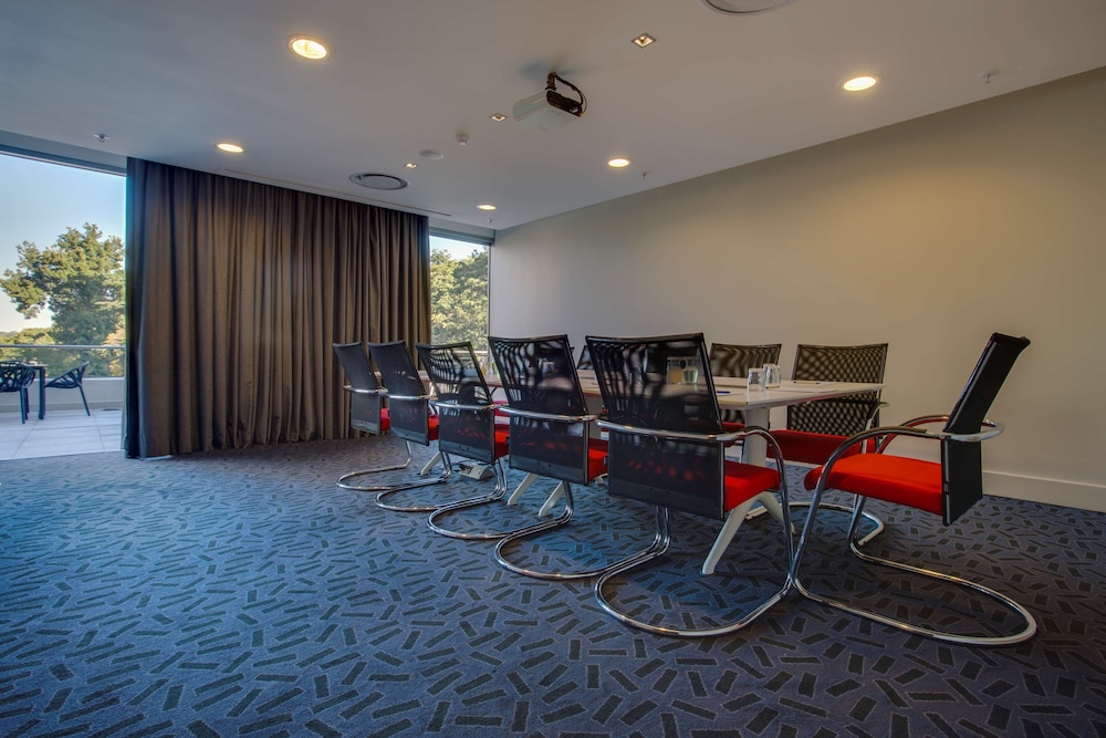 Park Inn Sandton Hotel 50/54