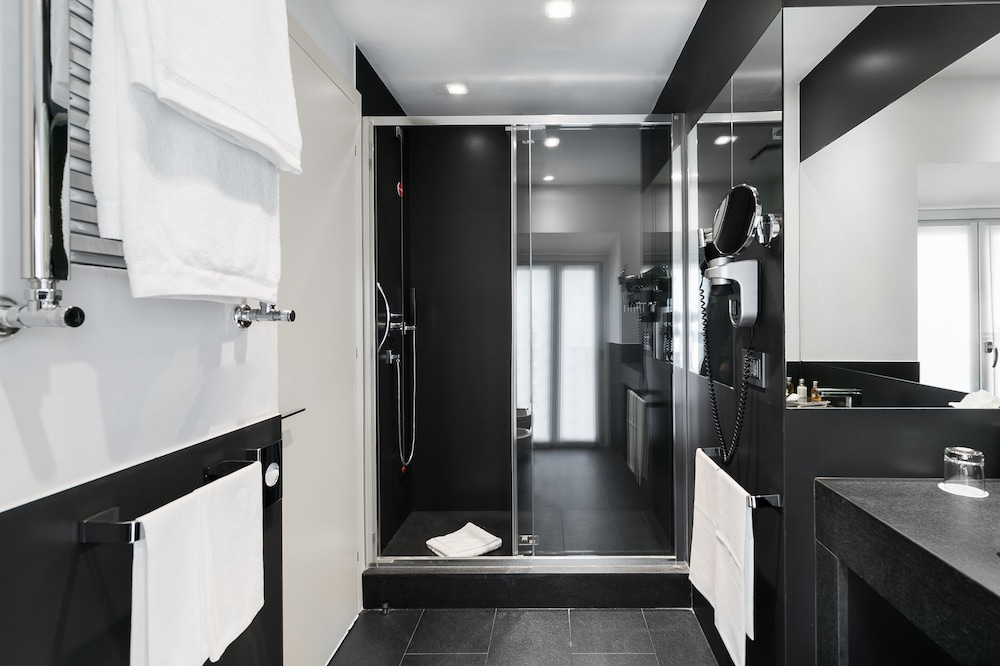 Hotel Mancino 12 17/32