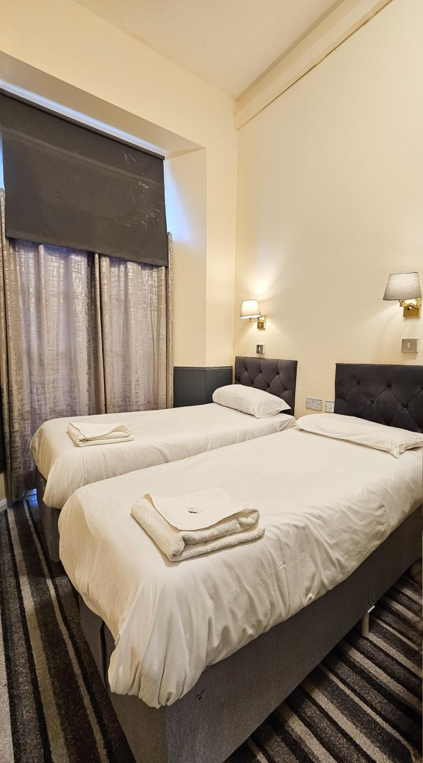 Room, Quadruple, 2 Double and Twin Beds