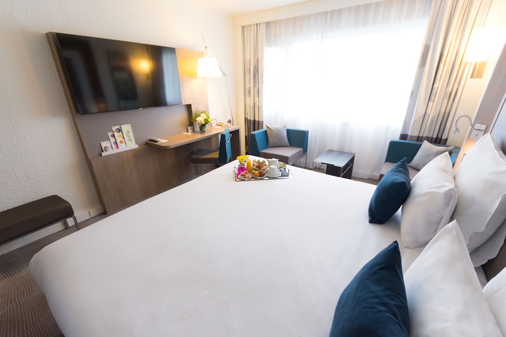 NOVOTEL CHARTRES 26/70
