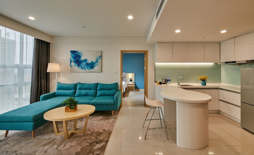 HOLIDAY INN EXPRESS LUOYANG YICHUAN 30/56