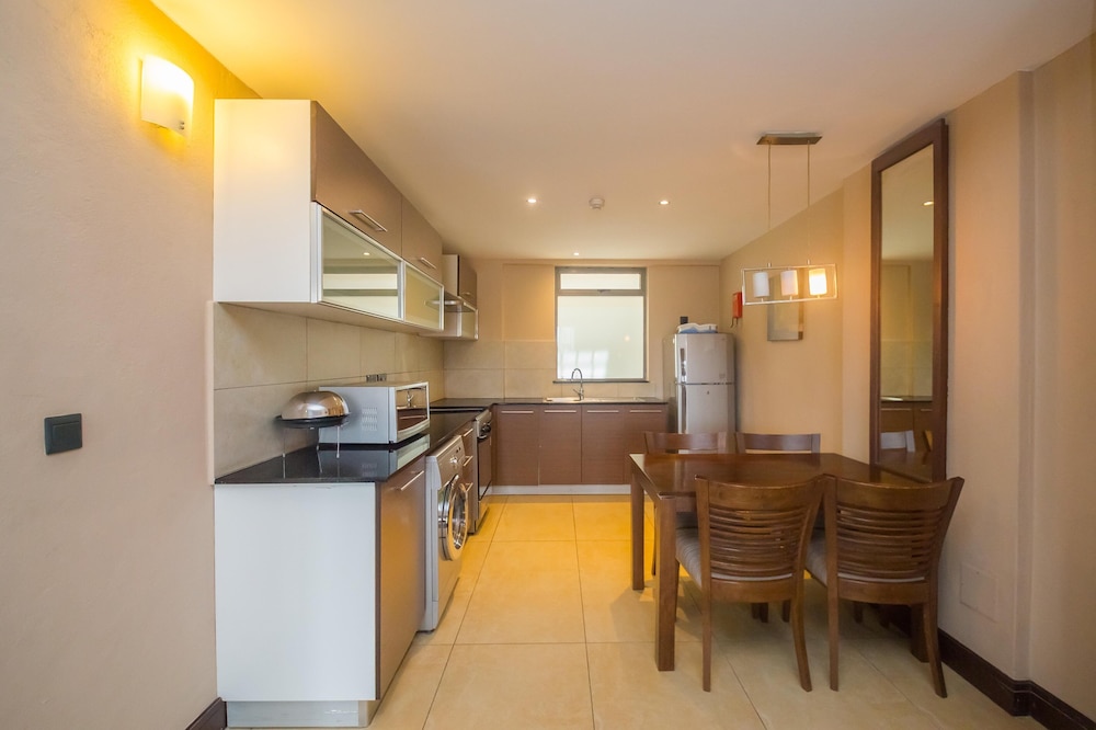 Taarifa Suites 35/50