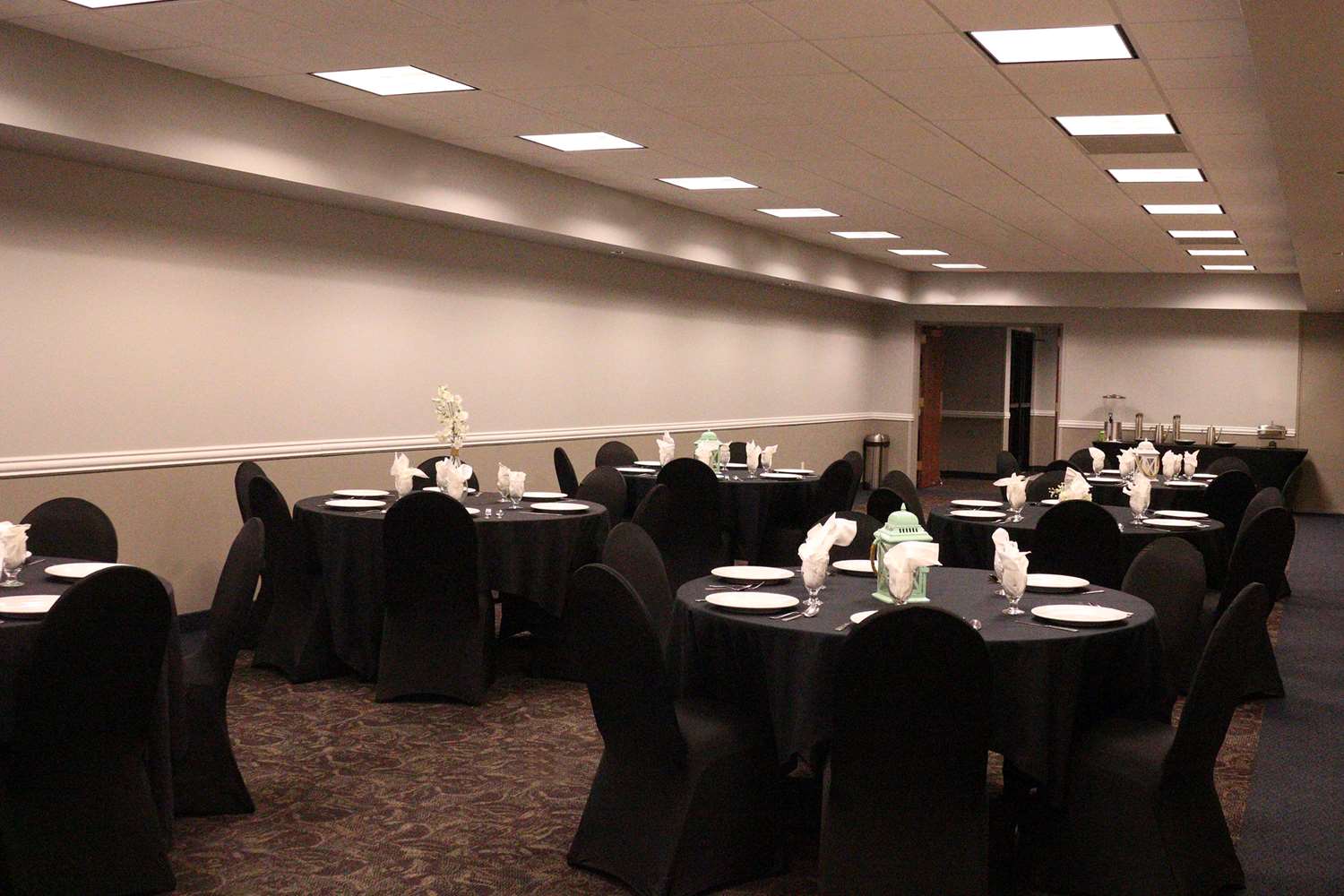 AmericInn by Wyndham Mankato Event Center 48/55