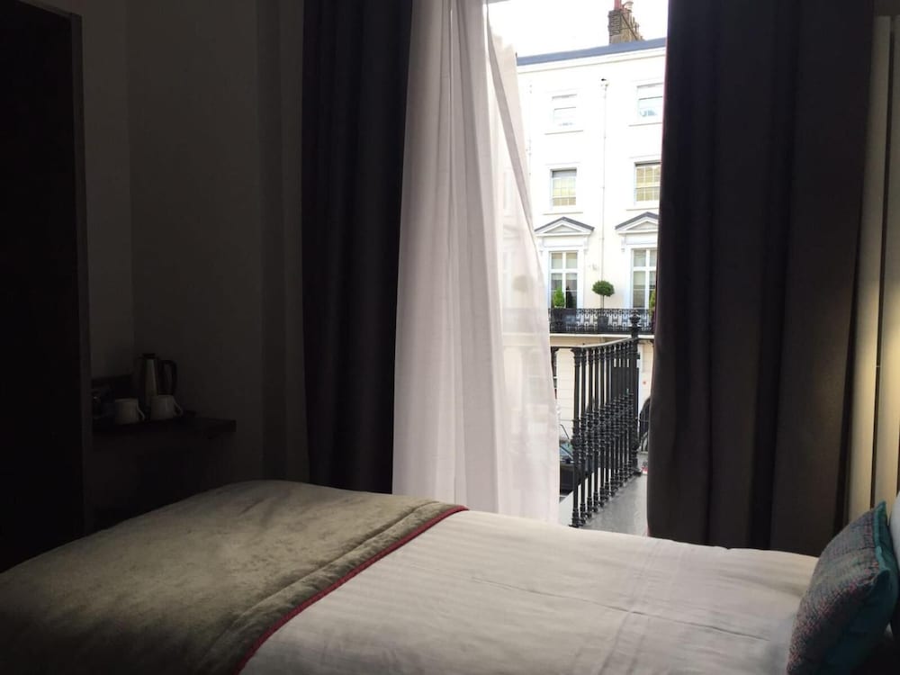 The Beverley Hotel 22/50
