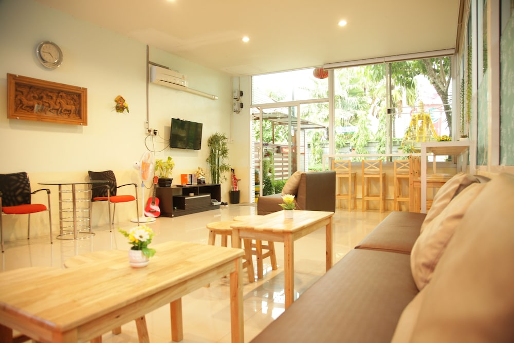 Friend's House Resort 32/45
