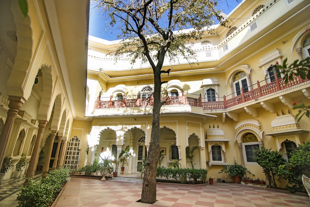 ALSISAR HAVELI 9/73