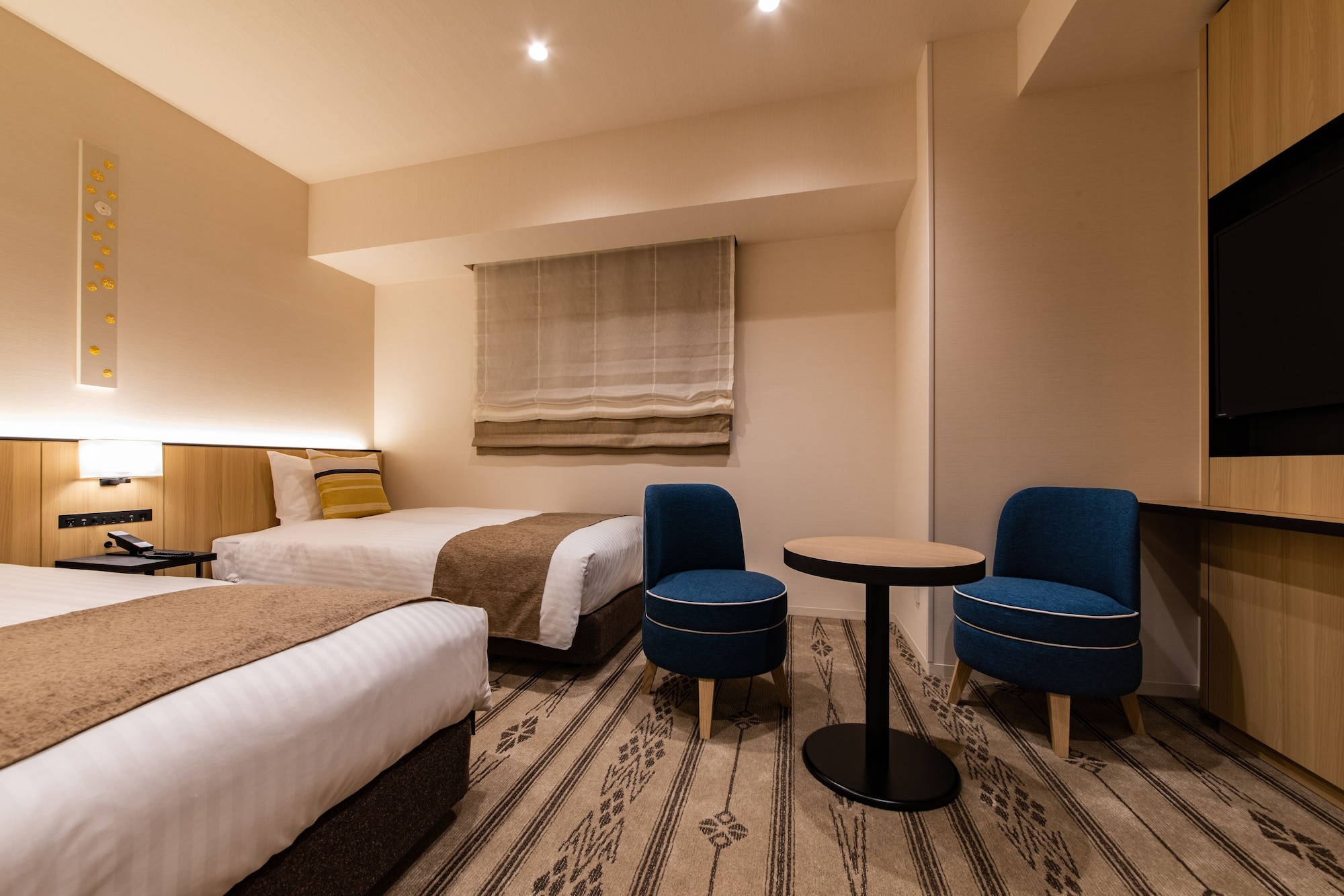 COMFORT, TWIN BEDS