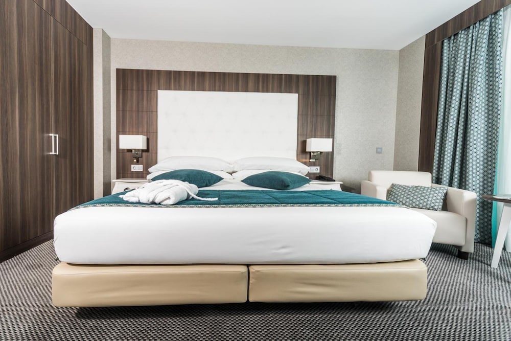 Az Hotel Montana (Nt) 10/49