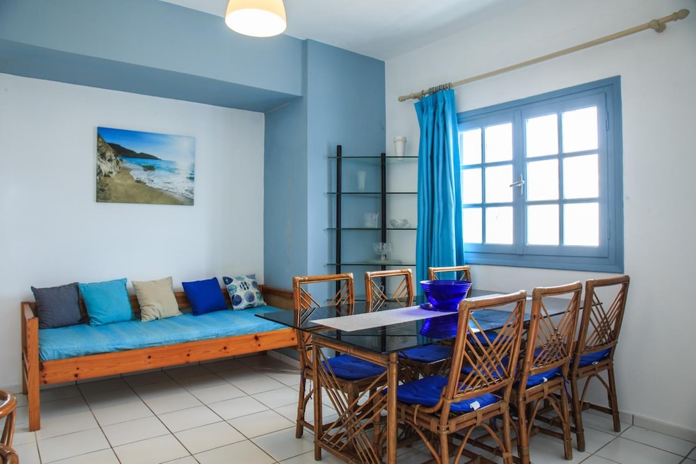 Almare Beach Hotel 25/50