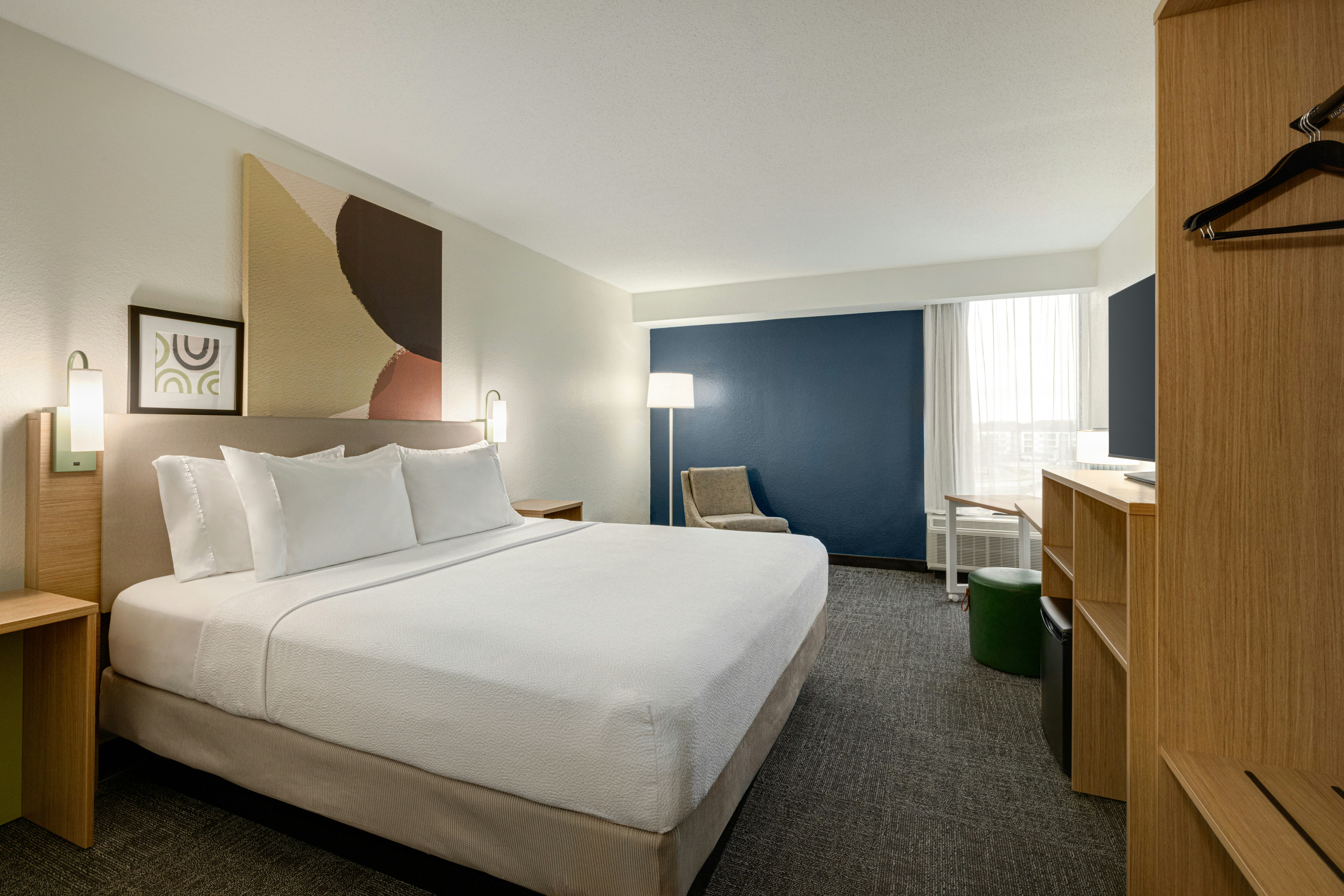 ROOM, KING BED