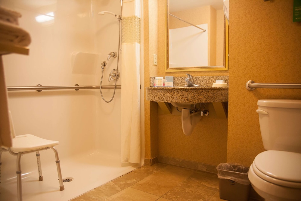 Hampton Inn Mountain Home 12/27