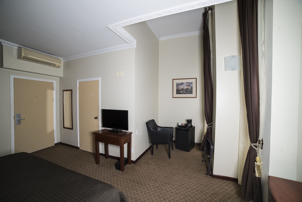 Elegance Hotel & Casino 32/50