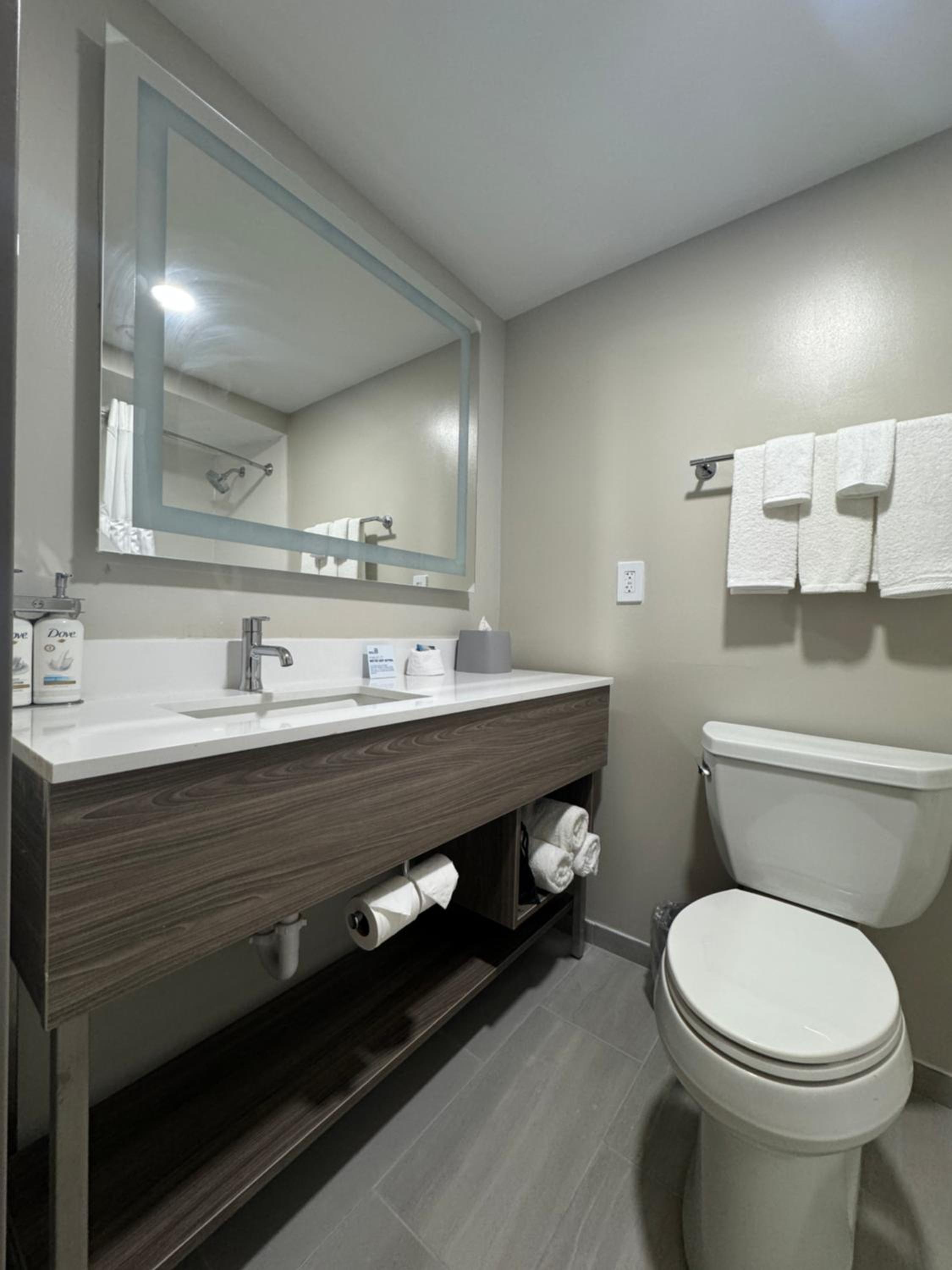 Room, 2 Queen Beds, Partial Bay View