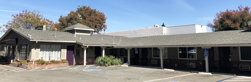 Diablo Mountain Inn 11/66