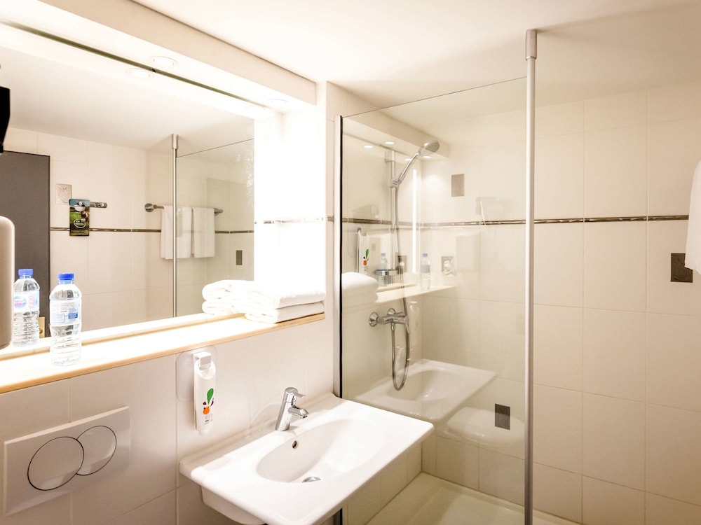 Ibis Styles Douai Gayant Expo Train Station 9/71