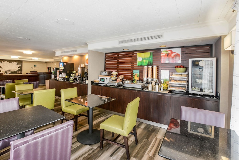 Quality Inn & Suites North Charleston Ashley Phosphate 38/50