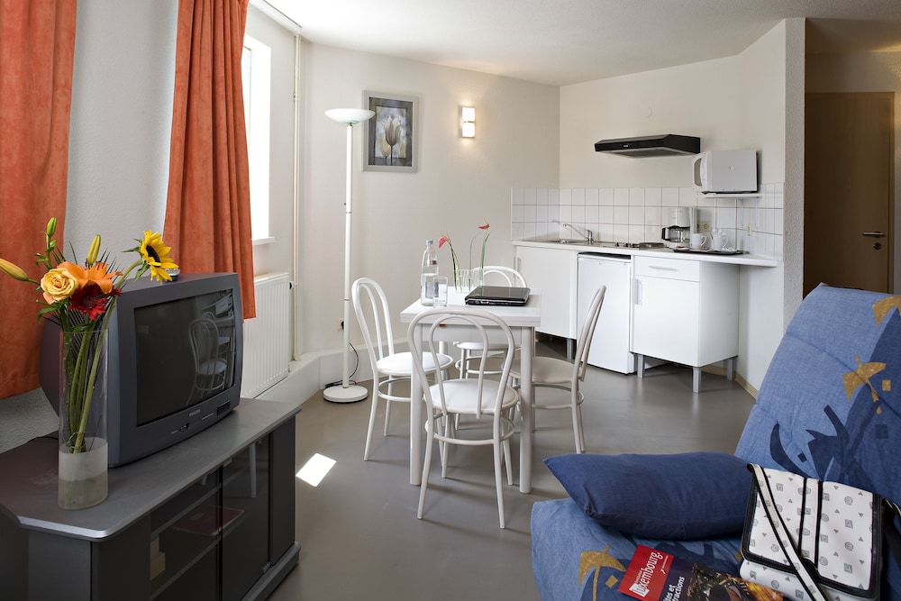 Cottage Logis Hotel-Restaurant 30/57