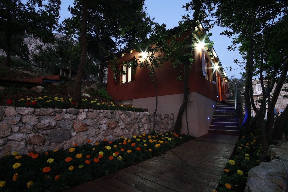 Guesthouse Harmonia 41/49