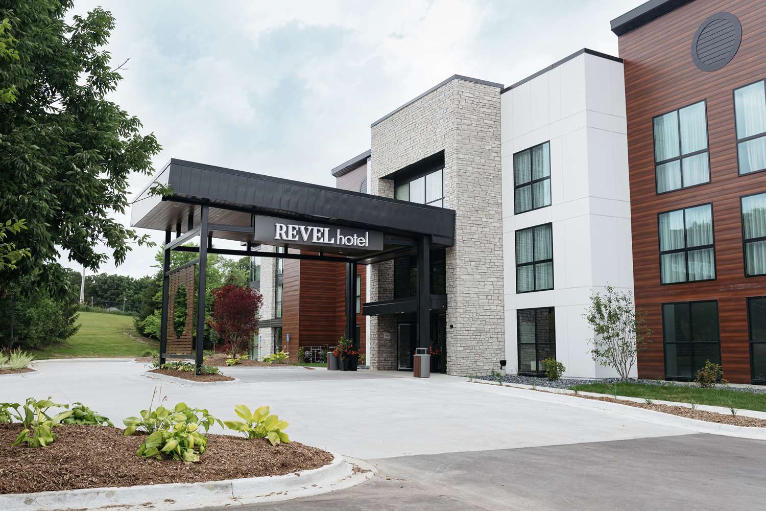 Revel Hotel Des Moines Urbandale, Tapestry Collection by Hilton 62/63
