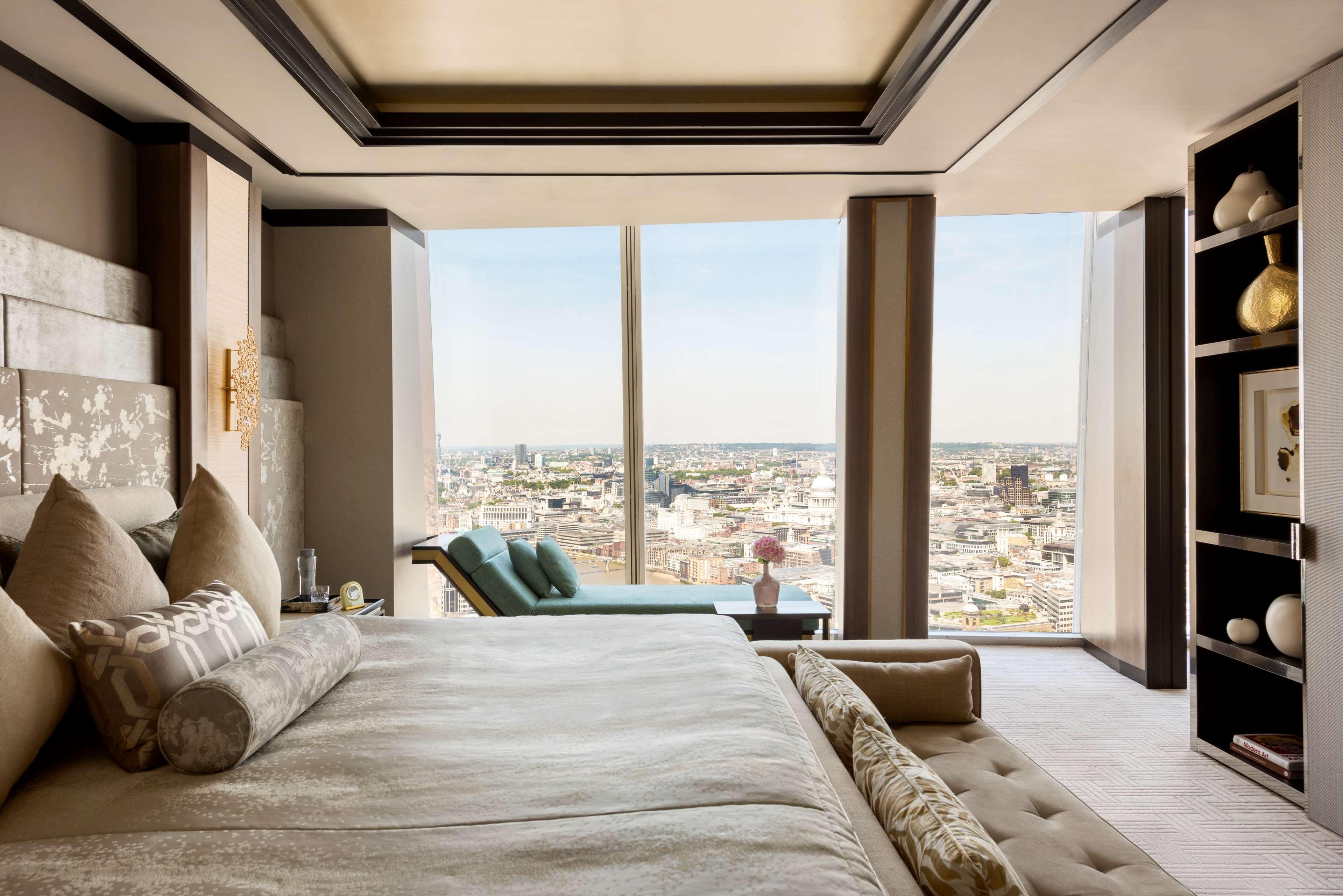 Shangri La, Suite