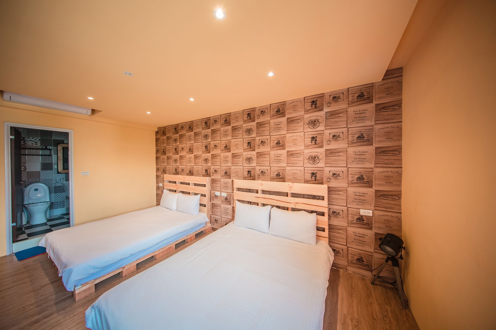 Retro, Classic, Quadruple, 2 Double Beds