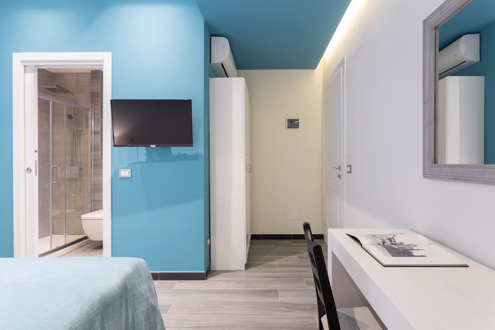 Carla s Rooms with Private Bathroom & Kitchen 8/26