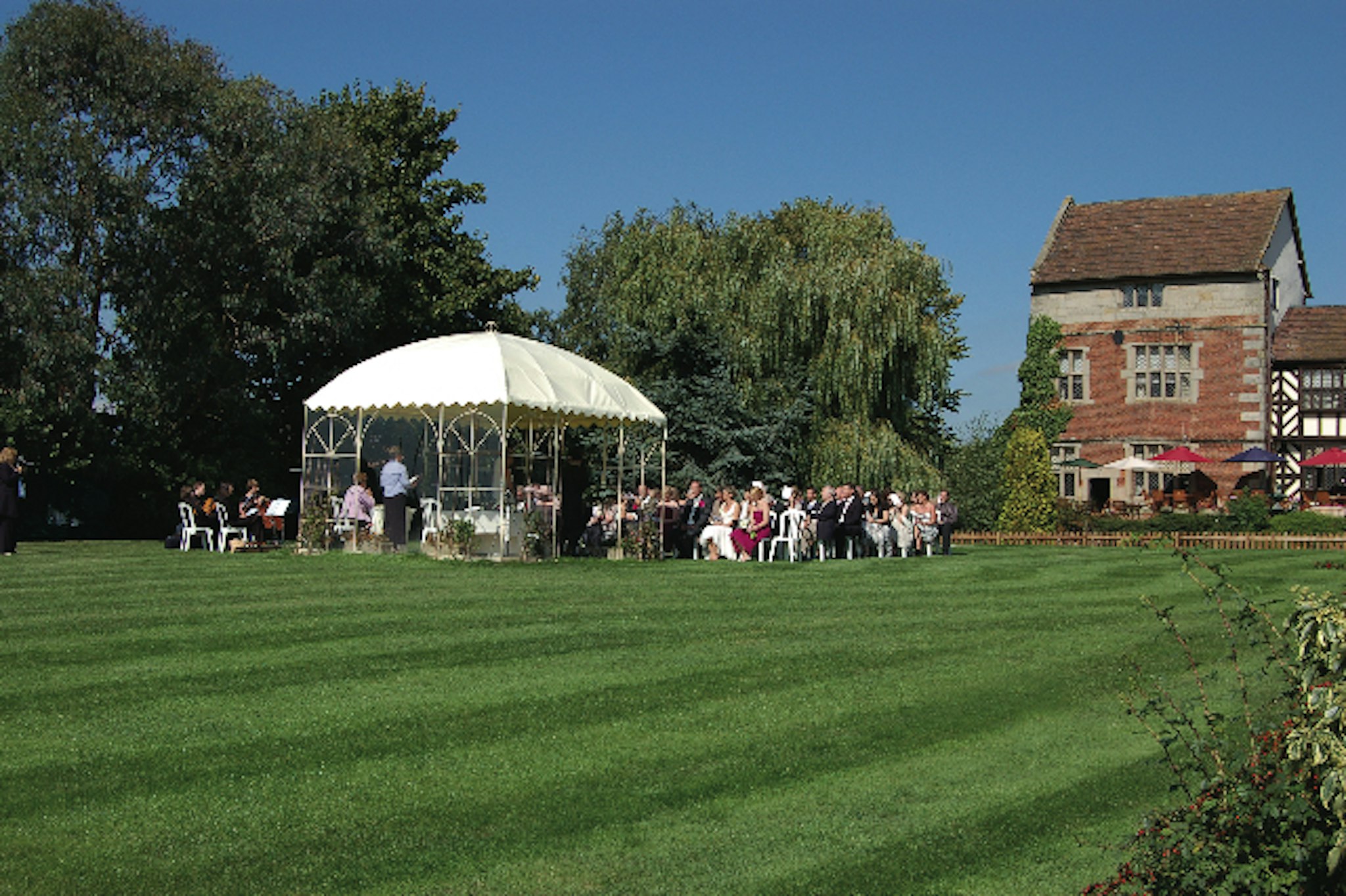 Albright Hussey Manor 2/10